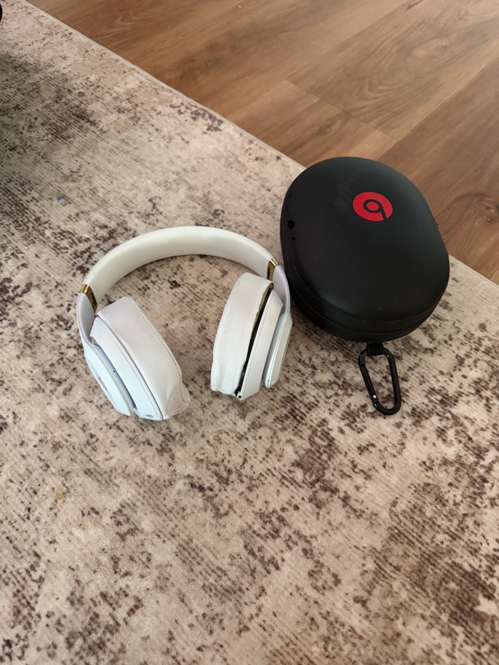 Beats by Dre White and Gold Over-Ear Headphones with Black Carry Case